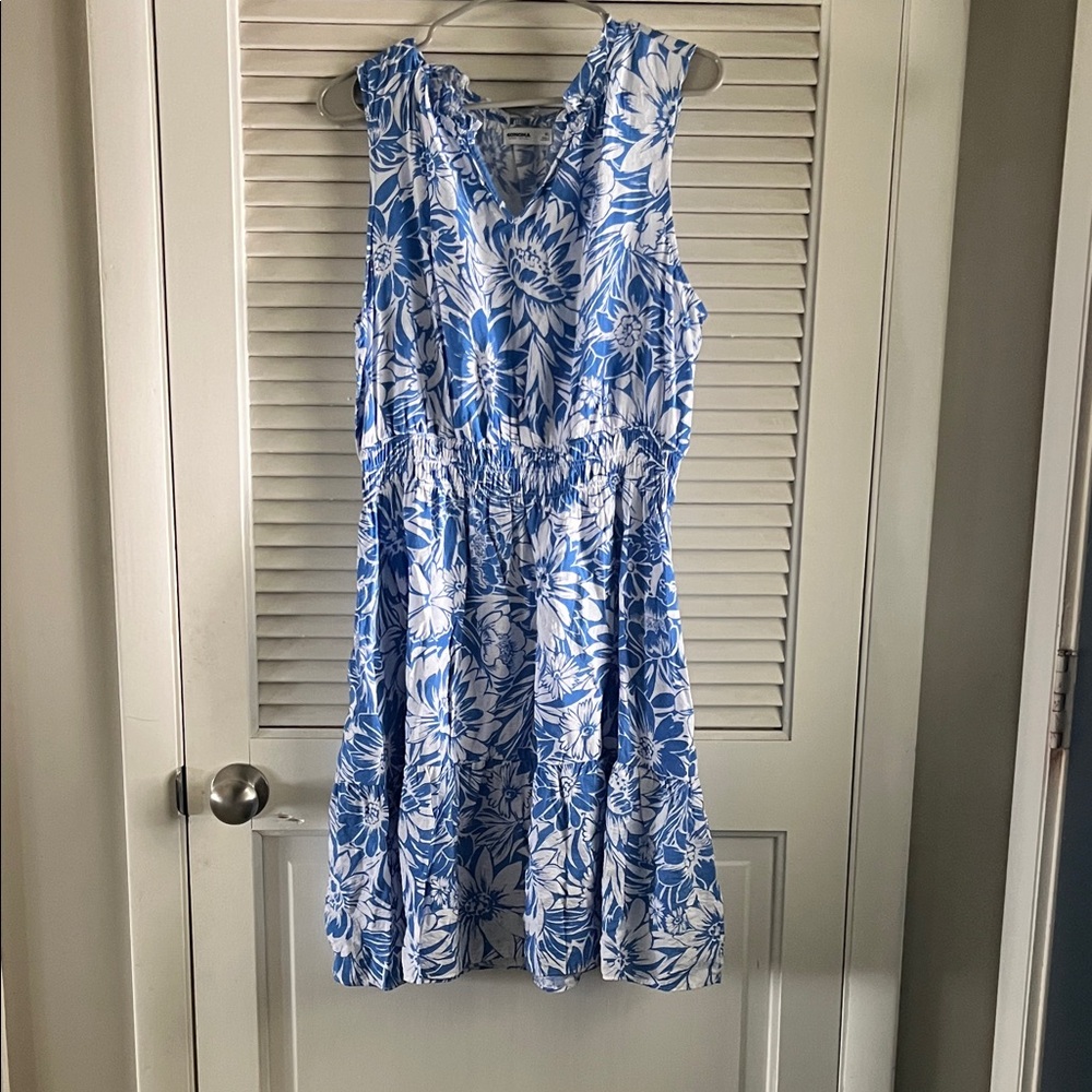 SonBlue and White Floral Sleeveless Sundress